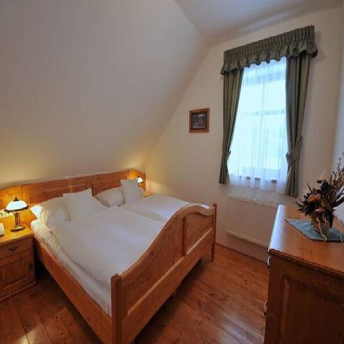 Apartament cu duș cu chicinetă proprie pentru 4 pers. (se poate solicita pat suplimentar)