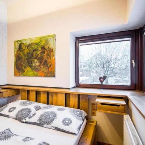 Apartman se sprchou s vlastní kuchyňkou pro 4 os. se 2 ložnicemi (s možností přistýlky)