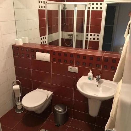 Camera dubla cu aer condiționat cu duș