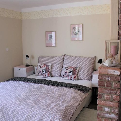 Apartman se sprchou s vlastní kuchyňkou s manželskou postelí s 1 ložnicí (s možností přistýlky)