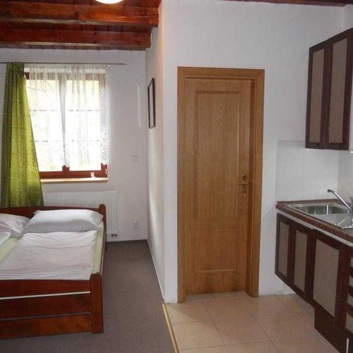 Camera cvadrupla studio cu chicinetă proprie