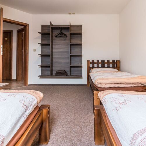 Apartament cu duș cu chicinetă proprie cu 2 camere pentru 6 pers.