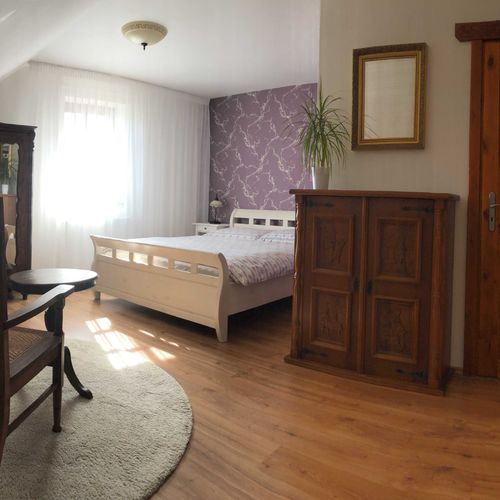 Camera cvadrupla romantică cu duș
