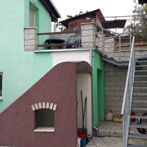Pokoj se sprchou s terasou pro 3 os.
