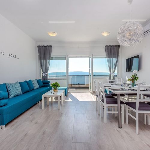Apartament exclusive cu vedere spre mare cu 3 camere pentru 6 pers.