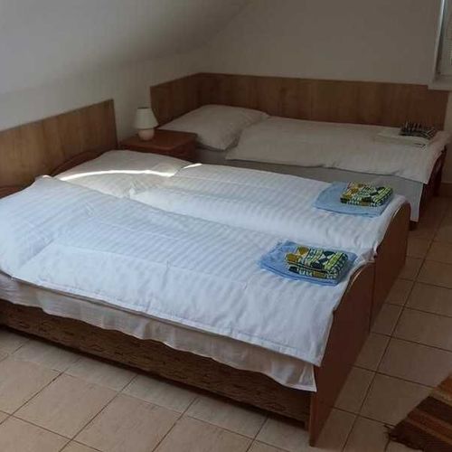 Apartament 4-osobowy z prysznicem z 2 pomieszczeniami sypialnianymi