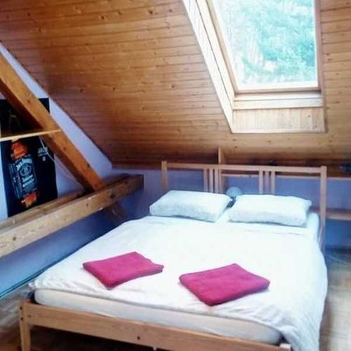 Apartman se sprchou s privátní koupelnou mimo apartmán pro 4 os. se 2 ložnicemi