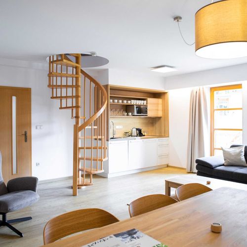 Apartament cu chicinetă proprie cu 2 camere pentru 6 pers.