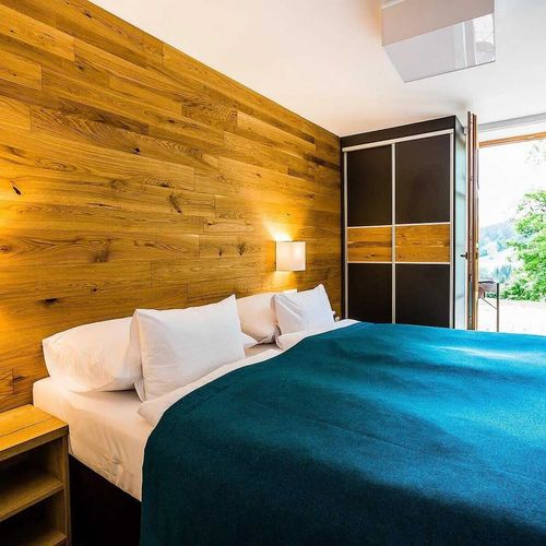 Apartament grand cu terasă cu 2 camere pentru 4 pers.