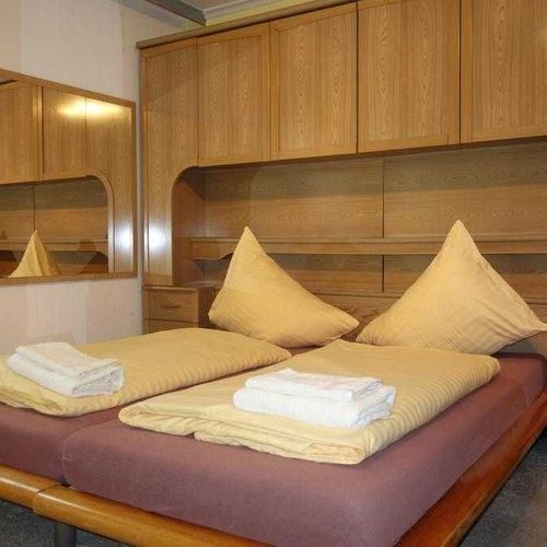 Apartman se sprchou s privátní koupelnou mimo apartmán pro 2 os. (s možností přistýlky)