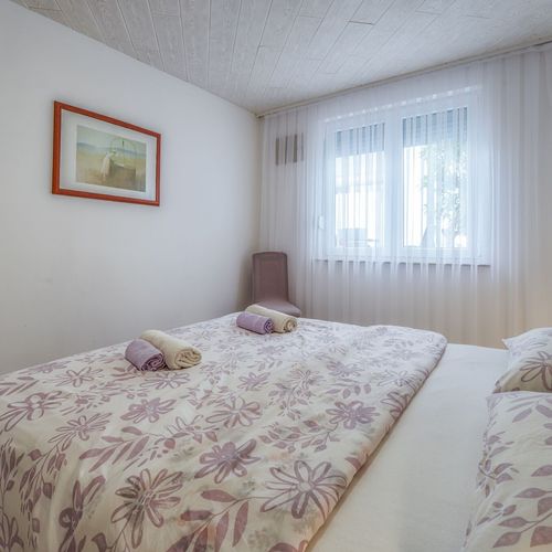 Apartament cu aer condiționat cu duș cu 2 camere pentru 3 pers.