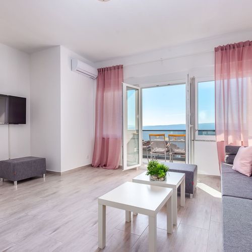 Apartament exclusive cu vedere spre mare cu 3 camere pentru 6 pers.
