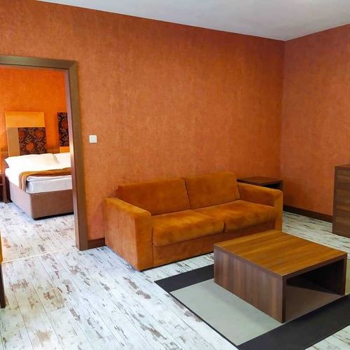Apartament deluxe cu duș cu 3 camere pentru 6 pers.