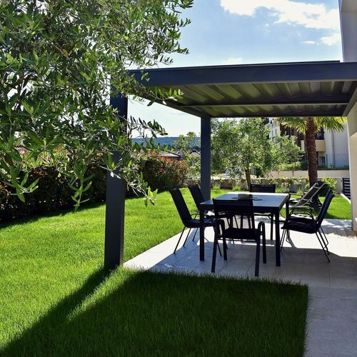 Apartament lux la parter cu 2 camere pentru 4 pers.