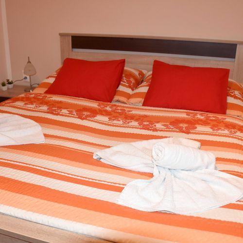 Apartament cu duș cu bucătărie proprie cu 2 camere pentru 5 pers.