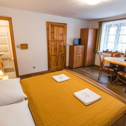 Apartament cu duș pentru 2 pers. (se poate solicita pat suplimentar)