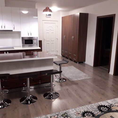 Apartament exclusive la etaj cu 3 camere pentru 7 pers.