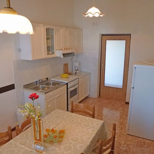 Apartament cu balcon cu vedere spre mare cu 3 camere pentru 6 pers.