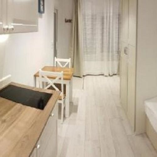 Apartman s koupelnou tV s plochou obrazovkou s manželskou postelí s 1 ložnicí