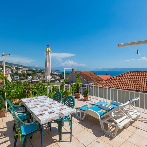 Apartament classic cu balcon cu 2 camere pentru 4 pers.