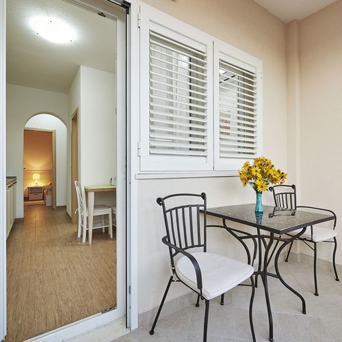 Apartament cu aer condiționat cu terasă cu 1 camera pentru 2 pers. A-17803-b