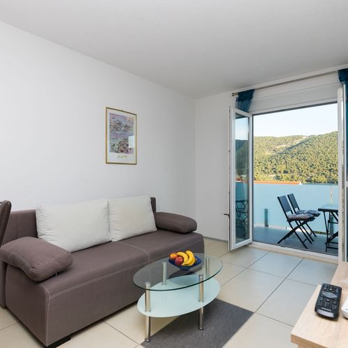 Apartament 4-osobowy z klimatyzacją z widokiem na morze z 1 pomieszczeniem sypialnianym A-17831-b