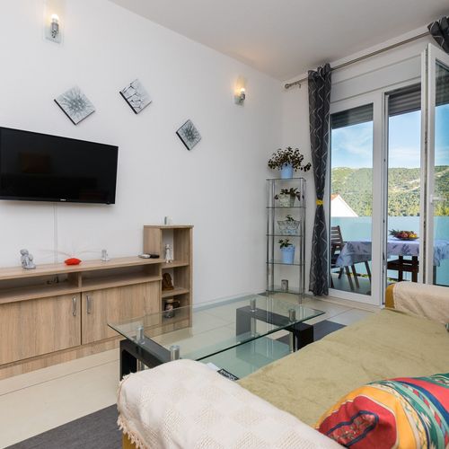 Apartament 8-osobowy z klimatyzacją z tarasem z 3 pomieszczeniami sypialnianymi A-17831-c