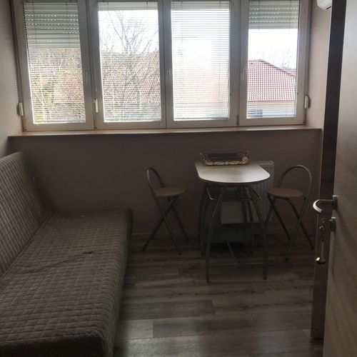 Apartament la etaj cu 1 camera pentru 2 pers.