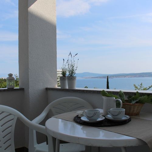 Apartament confort cu vedere spre mare cu 2 camere pentru 4 pers.