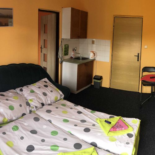 Apartman se sprchou s vlastní kuchyňkou pro 4 os. se 2 ložnicemi