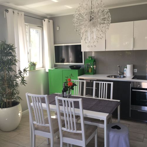 Apartament 6-osobowy z antresolą z widokiem na las