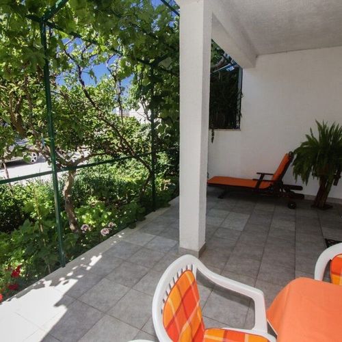 Apartament cu terasă cu vedere spre grădină cu 1 camera pentru 3 pers.