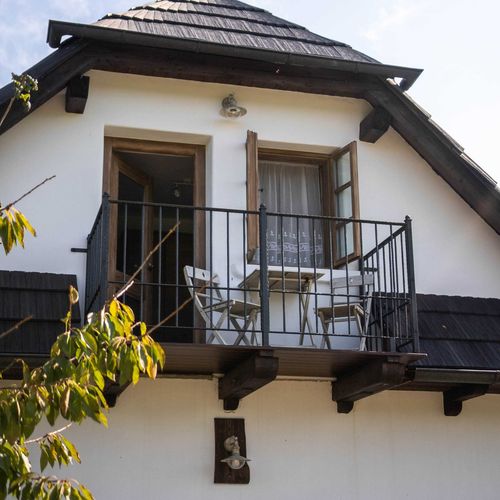 Apartament cu duș cu balcon pentru 4 pers. (se poate solicita pat suplimentar)
