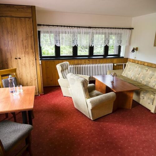 Apartament cu duș pentru 4 pers. (se poate solicita pat suplimentar)