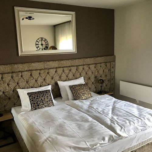 Apartament king la parter cu 2 camere pentru 4 pers.