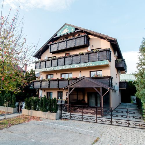 Apartman s balkónem pro 1 os. s 1 ložnicí na poschodí