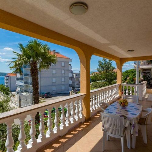Apartament 4-osobowy na piętrze z widokiem na morze z 2 pomieszczeniami sypialnianymi