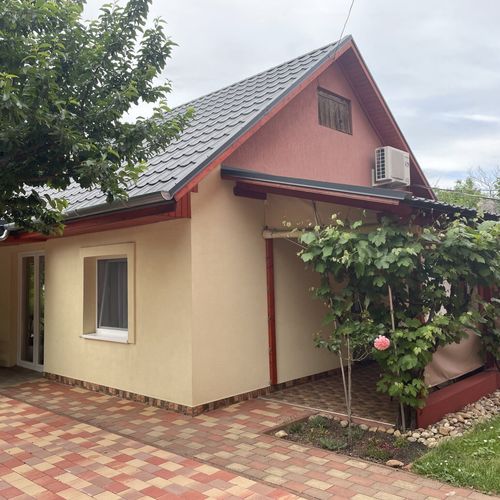 Apartament la parter cu terasă cu 1 camera pentru 2 pers. (se poate solicita pat suplimentar)