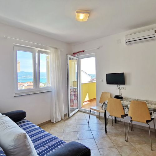 Apartament confort cu vedere spre mare cu 1 camera pentru 2 pers. (se poate solicita pat suplimentar)
