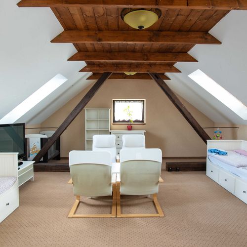 Apartman se sprchou s privátní koupelnou mimo apartmán pro 6 os. se 2 ložnicemi