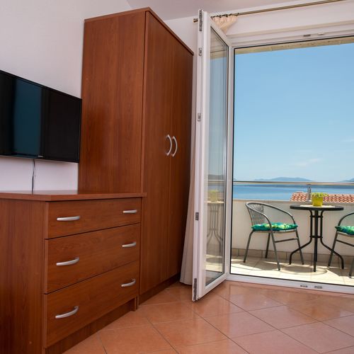 Apartament cu aer condiționat cu terasă cu 1 camera pentru 4 pers. A-18069-c