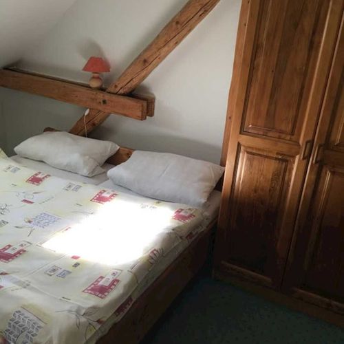 Camera cvadrupla cu balcon cu duș