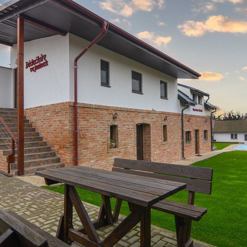 Apartman s vlastní kuchyňkou pro 5 os. se 2 ložnicemi na poschodí