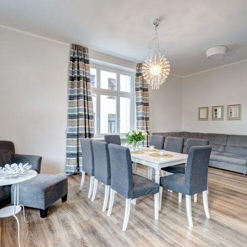 Apartament confort la etaj cu 4 camere pentru 10 pers.