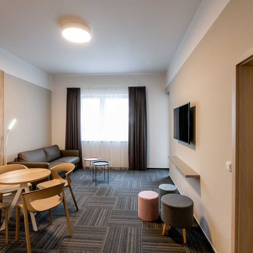Apartament cu balcon cu aer condiționat cu 2 camere pentru 4 pers.