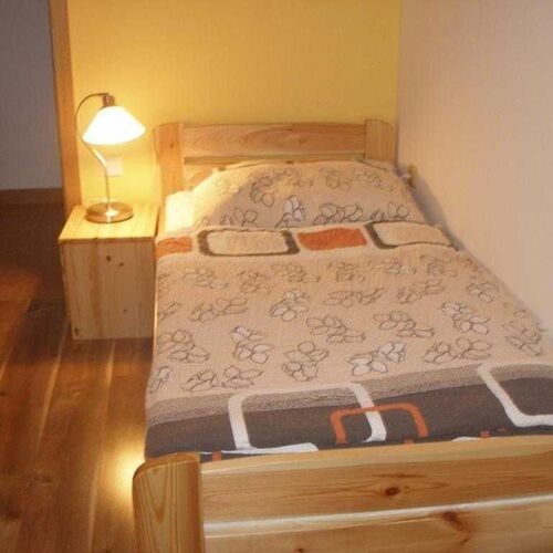 Pokoj se sprchou s privátní koupelnou mimo apartmán pro 5 os.