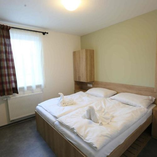 Apartament cu duș cu chicinetă proprie cu 1 camera pentru 4 pers. (se poate solicita pat suplimentar)