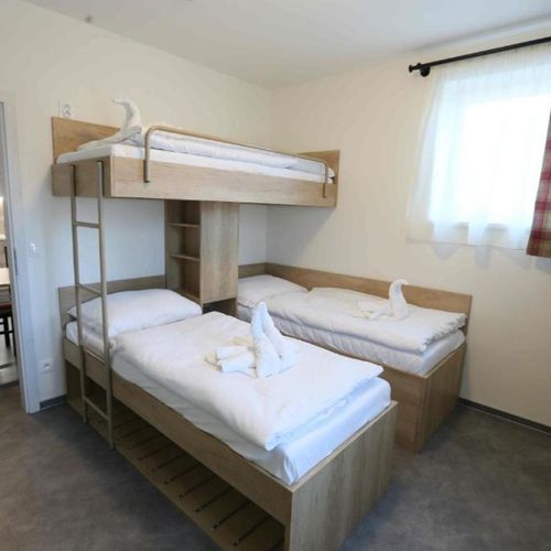 Apartament cu duș cu bucătărie proprie cu 1 camera pentru 5 pers. (se poate solicita pat suplimentar)