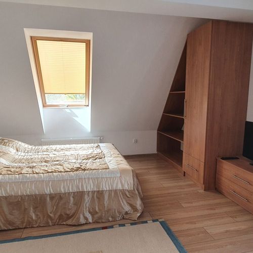 Apartament 3-osobowy z tarasem z aneksem kuchennym z 1 pomieszczeniem sypialnianym