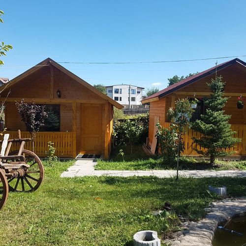Bungalow pentru 3 pers. (se inchirieaza doar integral)